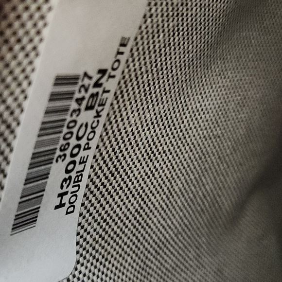 Beautiful NWT Dooney & Bourke Large Double Pocket Signature Tote Set 🤎👜 - Picture 15 of 17